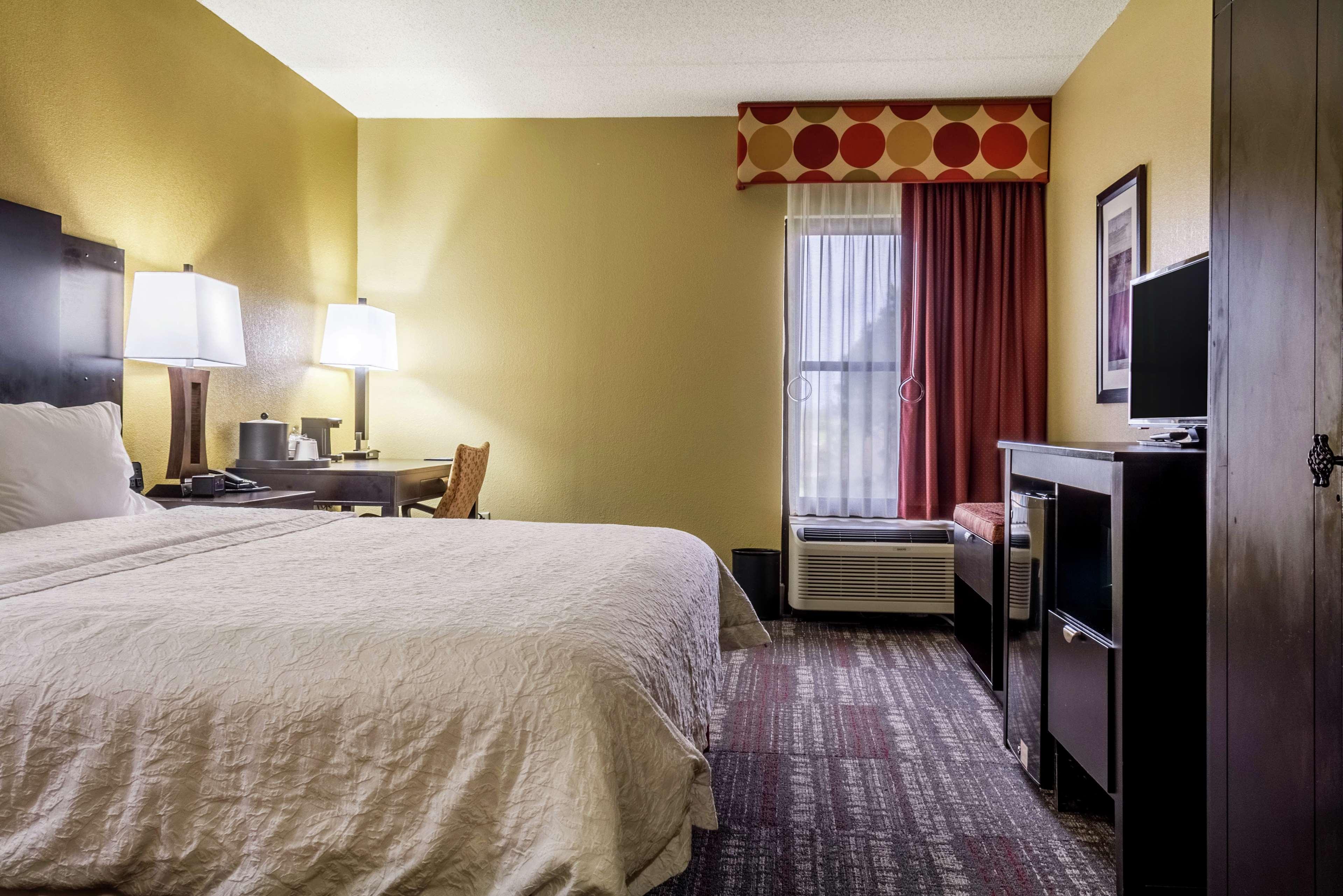 Hampton Inn Clinton Exterior photo