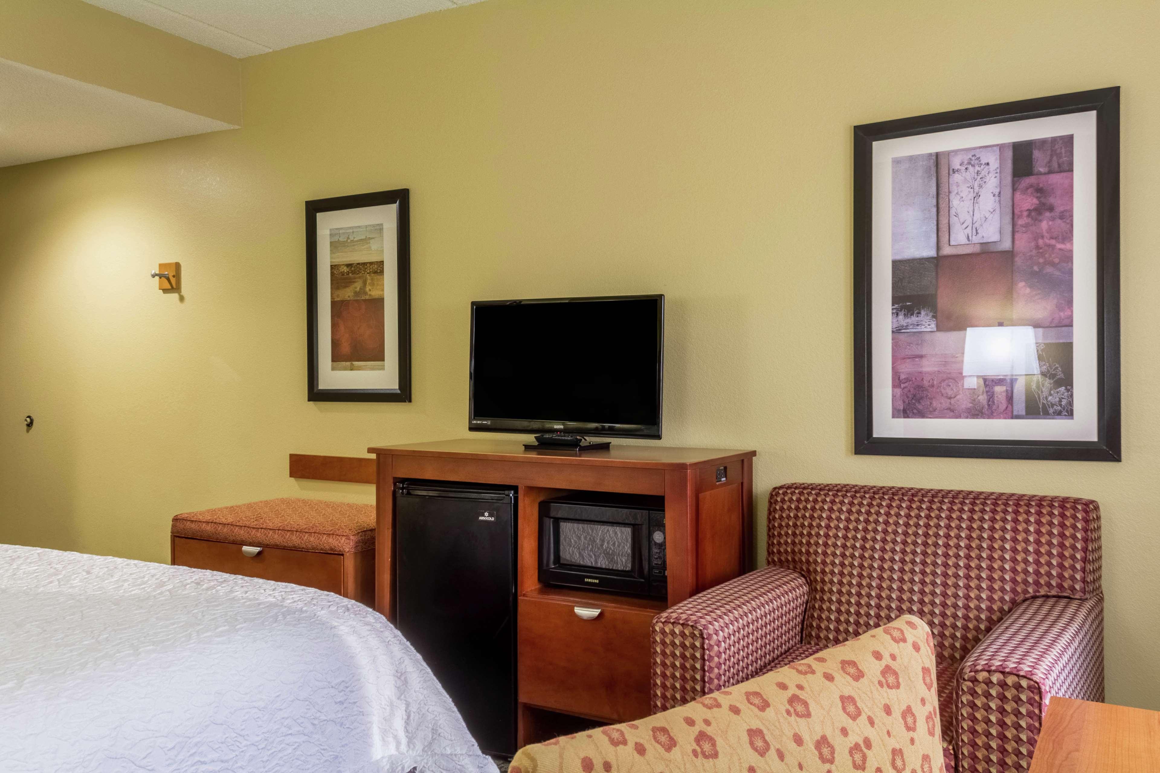 Hampton Inn Clinton Exterior photo