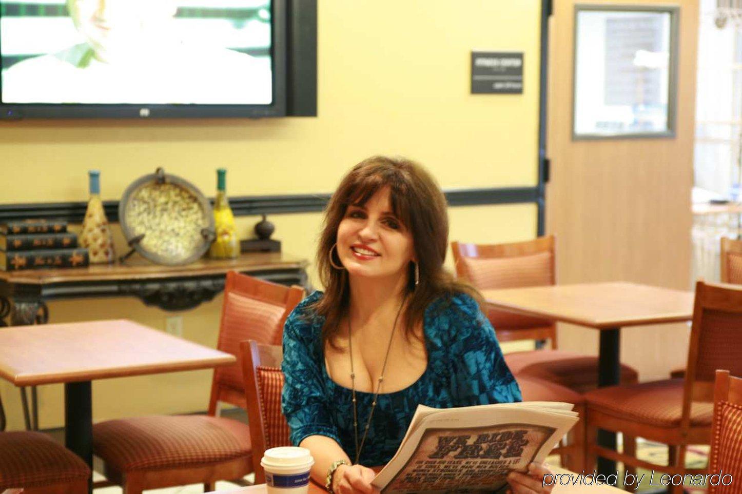 Hampton Inn Clinton Restaurant photo