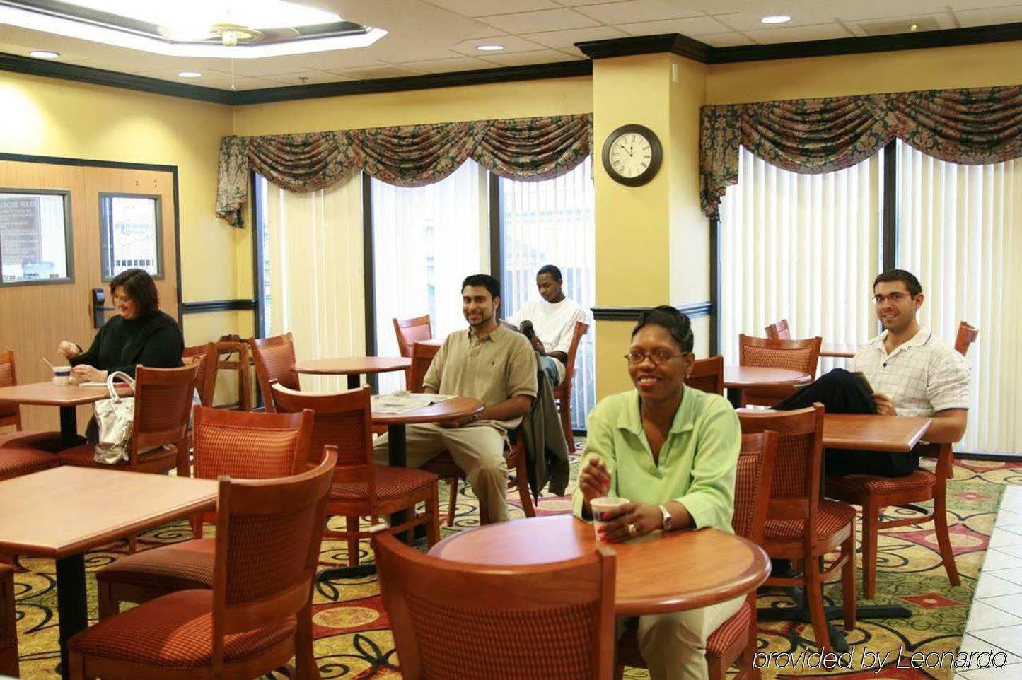 Hampton Inn Clinton Restaurant photo